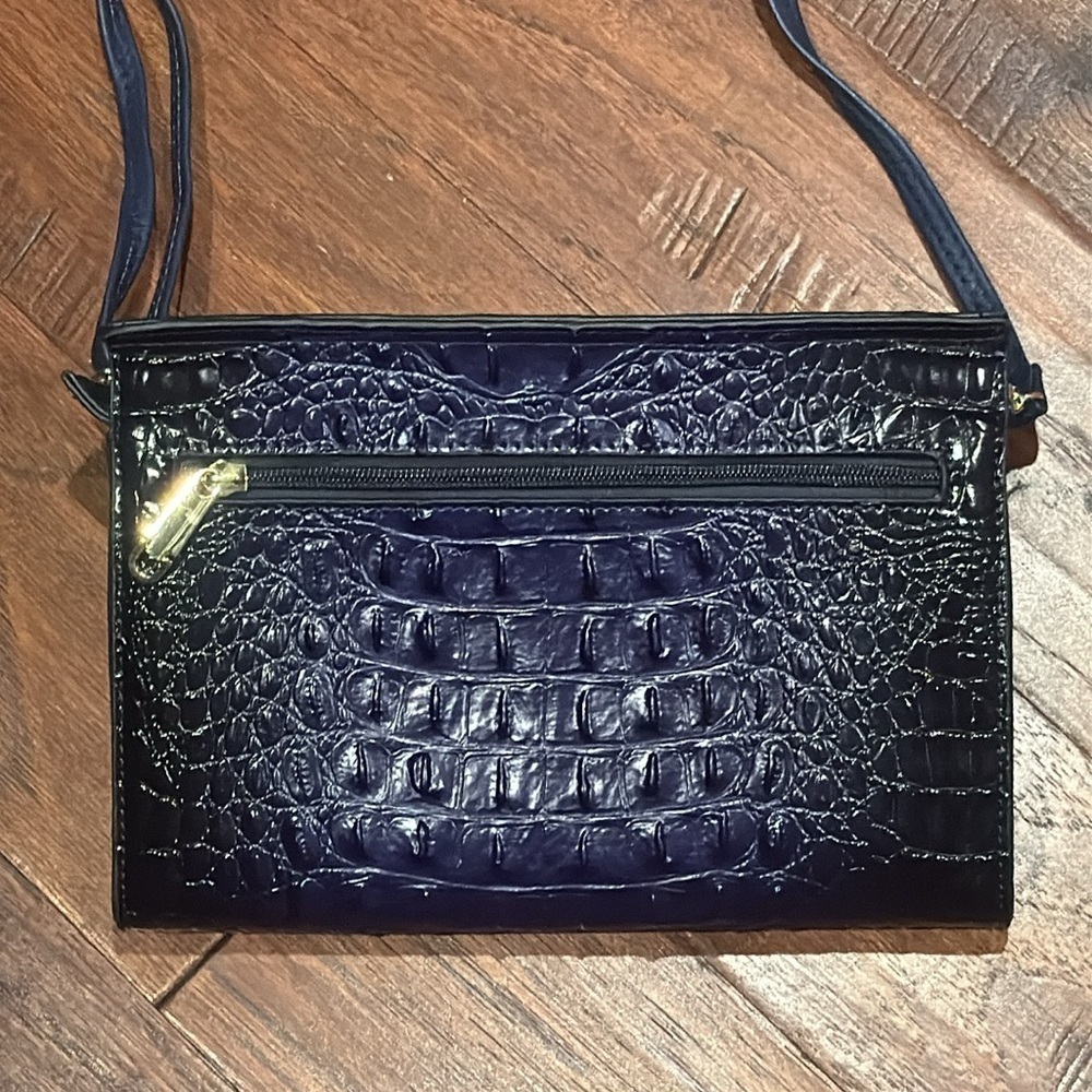 Elegant Blue Crocodile-Embossed Women's Bag Lined with Red - Picture 6 of 12